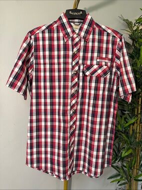 Backpacker Classic Red & Navy Plaid Short-Sleeve Button-Down Shirt multi pocket